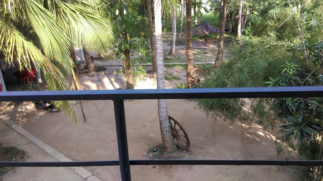 Coconut Park Bed and Breakfast Anuradhapura Exteriör bild