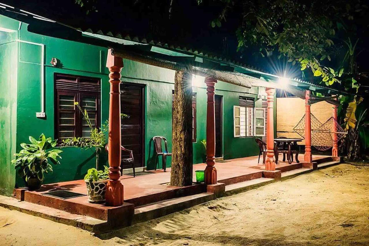 Coconut Park Bed and Breakfast Anuradhapura Exteriör bild