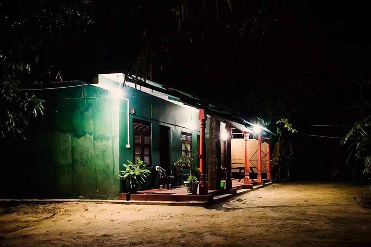Coconut Park Bed and Breakfast Anuradhapura Exteriör bild